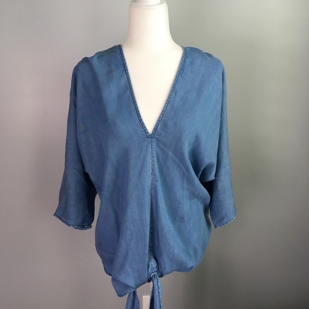 NEW Tina + Jo Chambray Kimono Tie Shirt Blue S